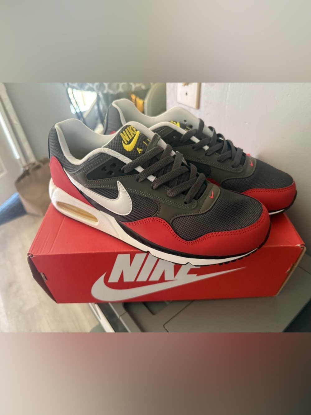 Nike’s - Picture 4 of 5